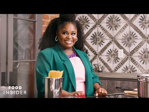 Tank Of Tank和Bangas探索廚房裡的新組合｜照明的成分。 (Tank Of Tank And The Bangas Explores New Mixes In The Kitchen | The Ingredients Of Illumination)