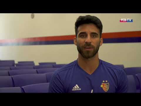 Eray Cömert mit einer Message