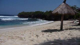 preview picture of video 'Dream beach, Lembongan island.wmv'