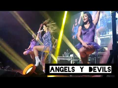 Ninel Conde, Cantando Popurri Selena "Baila Esta Cumbia", "La Carcacha" y "Si Una Vez". ShowCase.