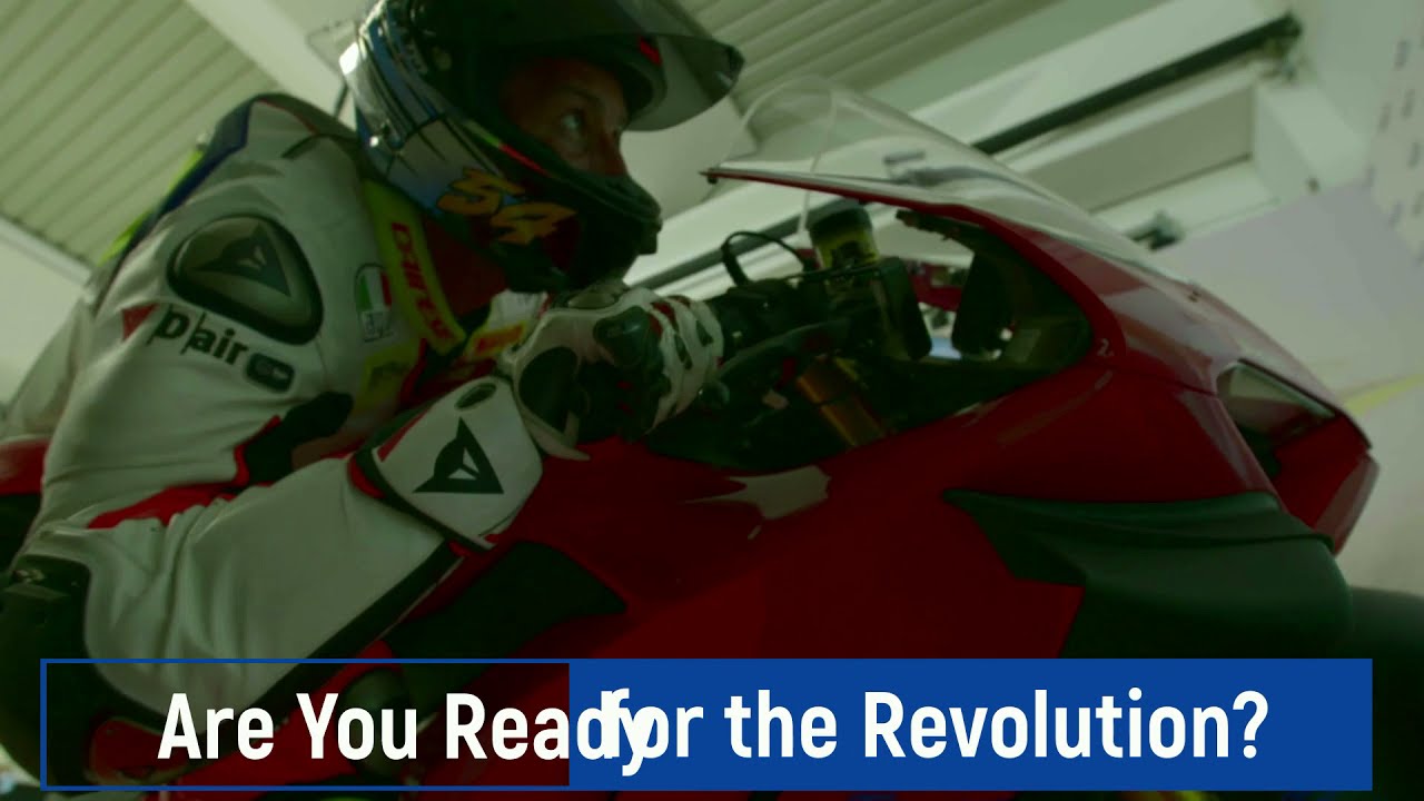 Max Verstappen Explains His Late Night Sim Racing 1 Max Verstappen Explains His Late Night Sim Racing