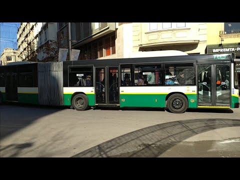 Circulación por el Passeig de la Plaça Major de Sabadell autobús 137 Man NG313F Burillo Delfos-Thor