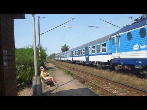 Příjezd a odjezd Sysla a Pershinga na Os 6412 ze zastávky Otradovice