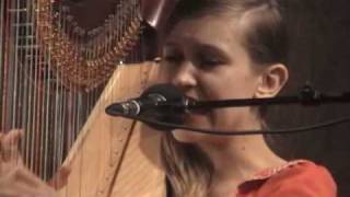 Joanna Newsom -  Bridges and Balloons (11.16.06)