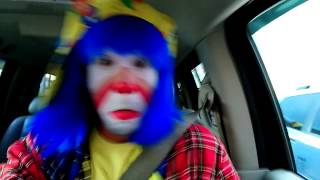 Payaso Pikorete Vacilando con el corillo