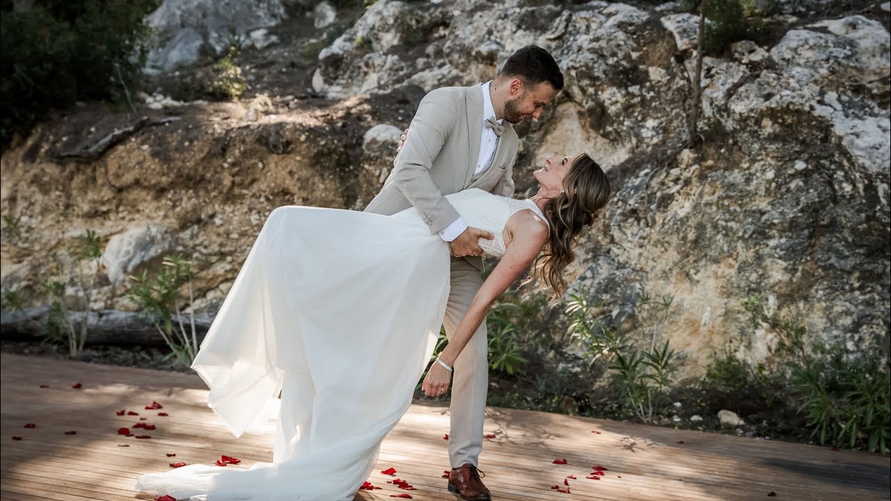 Play video of a wedding dance choreographed by Ola