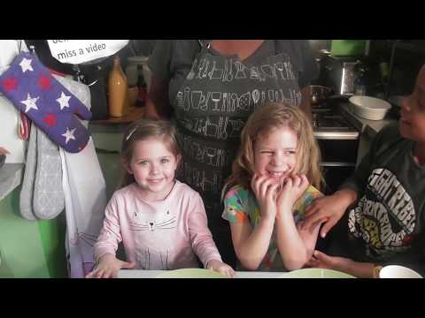 Easter cupcakes with Momma Cherri and kids