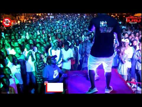 DjRonzyDaMixDon Perform Na So E Suppose Be ft Magnito live at #PlayBoBoConcert #NSESB