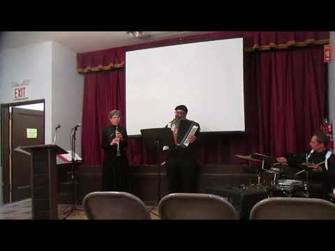 T-Klez - "di rayse nukh Amerike" (the trip to America)