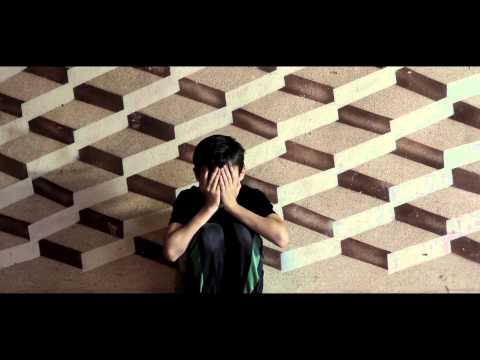 Приоткрывая дверь