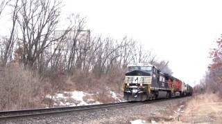 preview picture of video 'Norfolk Southern 9826 East at Gale Rd on 2-28-09'