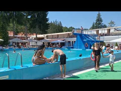 STRAND GEOAGIU BAI 2024, IMAGINI CU BAZINELE