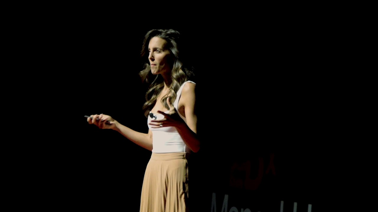 Melissa Ambrosini on stage