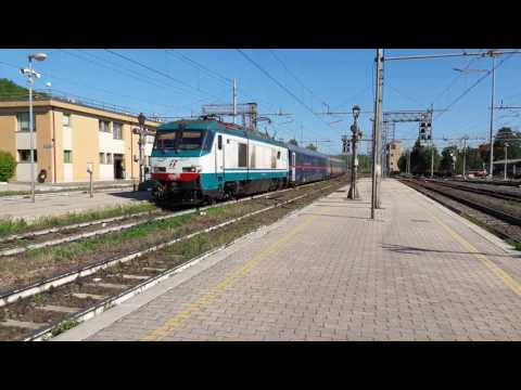 EuroNight 235 Vienna/Monaco - Roma con E.402A ripreso a Orte