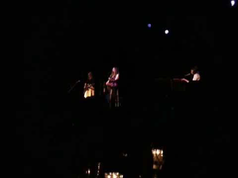 Dar Williams concert milwaukee crappy iPhone video