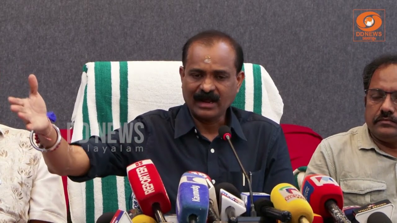 പുലർച്ചെ തുടങ്ങിയ മിന്നൽ പരിശോധന; നഗരസഭയുടെ പിടിയി?