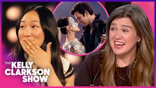 Kelly Clarkson Thinks Yerin Ha & Luke Thompson Are 'Delicious' In 'Bridgerton'