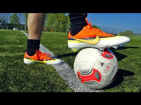 Cristiano Ronaldo: Nike Mercurial Vapor IX 9 CR7 Unboxing by f247