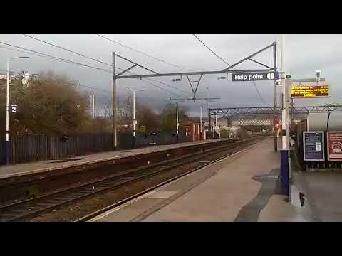 70002, 70007, 66519, 66617, 66510 and 70015 passing Guide Bridge working 074C Hope-Crewe | 12/12/20