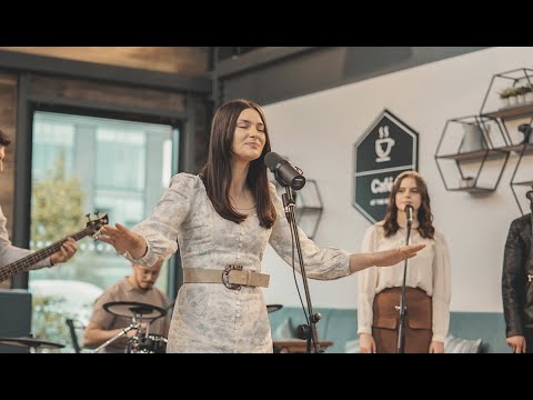 Mika Varga - În Numele lui Isus  (cover)