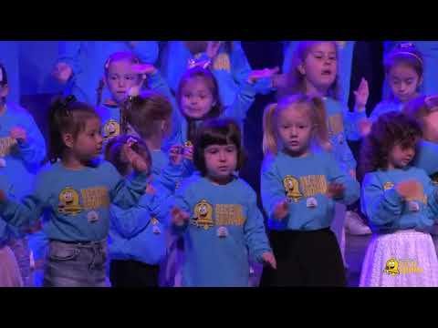 Сонце, вода, плажа - Миа Митрикеска