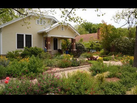 Contemporary Cottage Style Design: Lori & Jack Shreves |Central Texas Gardener