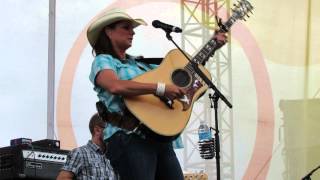 Terri Clark &quot;I Just Wanna Be Mad&quot; Live, CMAFest 2014