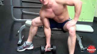 Video de entrenamiento de curl concentrado para fortalecer bíceps