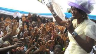 Cecilia Marfo--- POWERFUL WORSHIP 2013 pt2