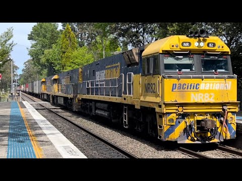 7MB4 Passes Burradoo, 27/10/2024.