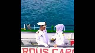 Download lagu foto perwed di kapal mp3