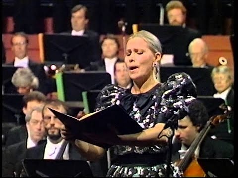 Julia Varady sings "D'amour l'ardente flamme"
