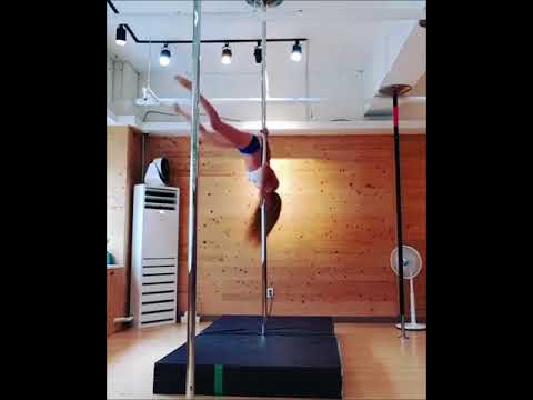 Plank or Dragon Tail Drop - @faye.min (Pole Dance Trick)