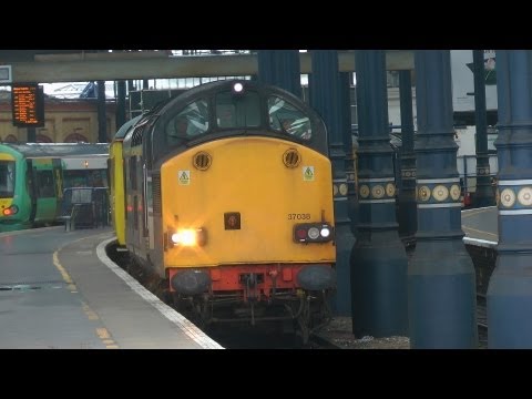 DRS 37038 + 37606 Departs Brighton Station With Horn & Thrash On 1Q13