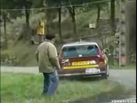 Auto ralley Zuschauer hatte mega glück WRC