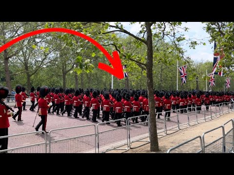 Unbelievable Sight Of Guards Parading Down The Mall In London