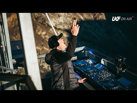 A.M.C - Digging Deep - Liquid Classics (DJ Set) - UKF On Air