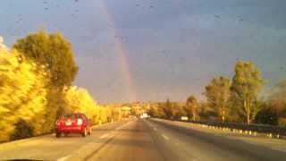 preview picture of video 'Lluvia, arcoiris y atardecer en la autopista Querétaro-México'