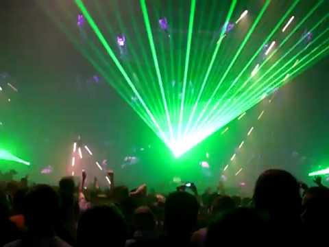 Armin Van Buuren playing 3rd Moon - Monsun @ Trance Energy 2009