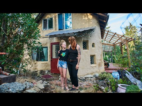 Self Built Cob Earth House Tour!! Constructed Using Only Recycled Materials and Costing $9000.