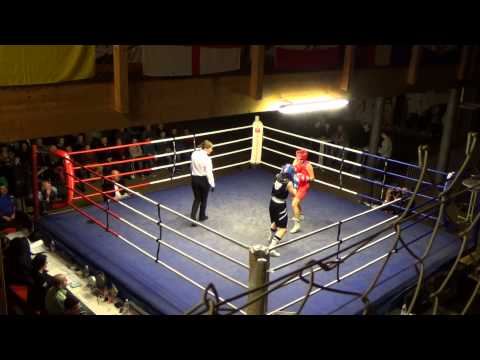 Narcisa Muresan (ROT) vs  Jonne Vedder (BLAU) - Pugilist Länderkampf Rumänien 22.02.14