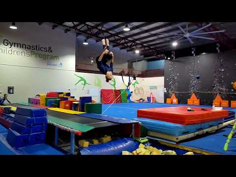 Layla's double back salto