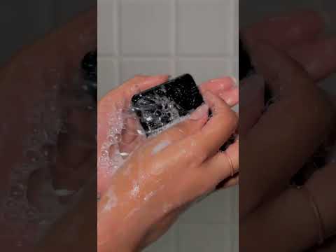 100% natural Charcoal Soap, crafted to cleanse, detoxify, and bring out your skin’s natural glow. 🌿