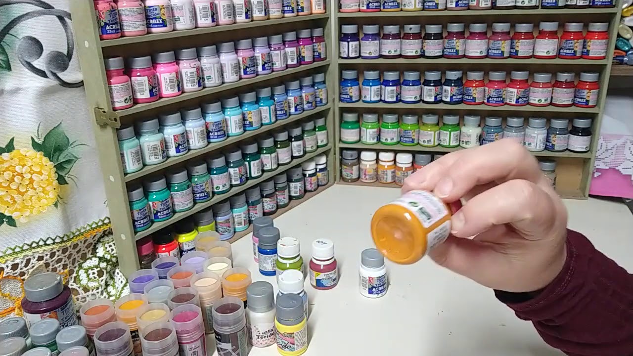 Watch Now 115 - Quais são as tintas que devo comprar para pintura em tecido 115 - Quais são as tintas que devo comprar para pintura em tecido