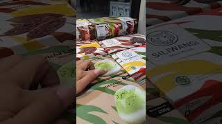 Download lagu BOLU SILIWANGI VIRAL!!! Apa rasa favorit kalian?#siliwangi#bolu#oleholehmurah#yogyakart#dessert mp3