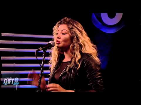 IAmTheGiftUK: Jessica Symonds - The Crowd [Pop.VT3]