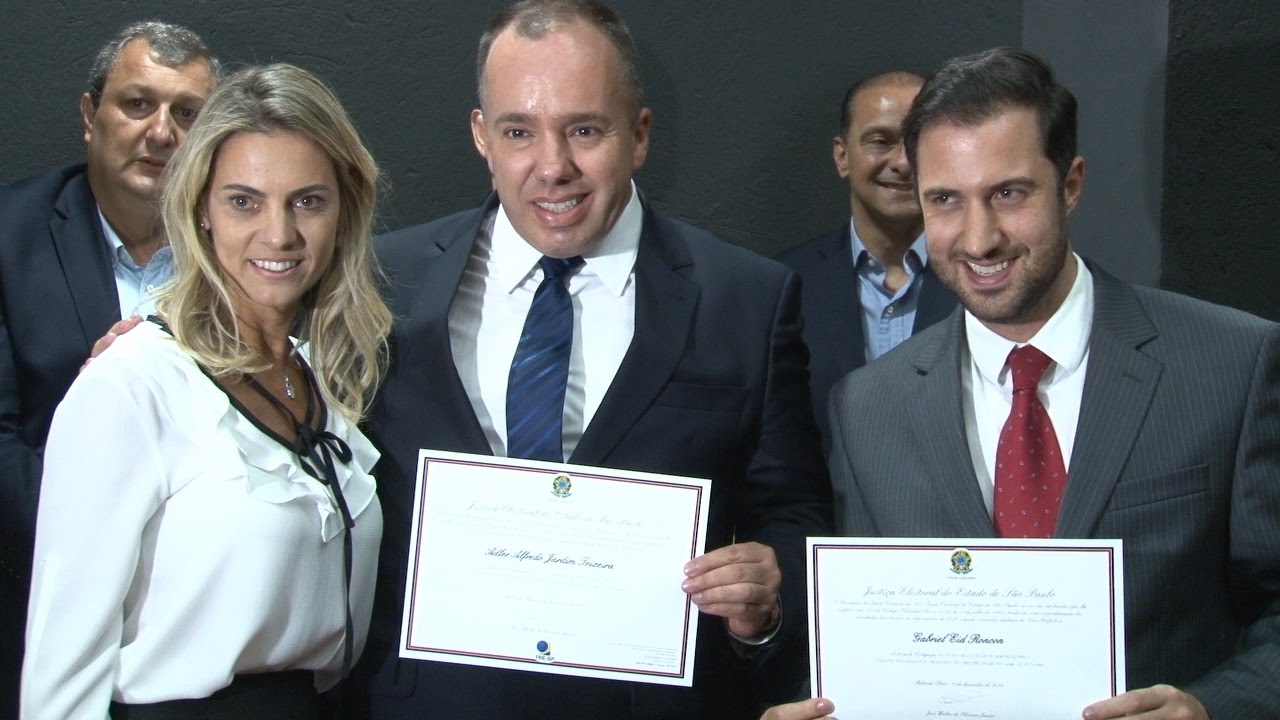 Kiko Teixeira e vereadores são diplomados