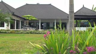 preview picture of video 'Bali Villa Nujum holiday rental - vakantiehuis'