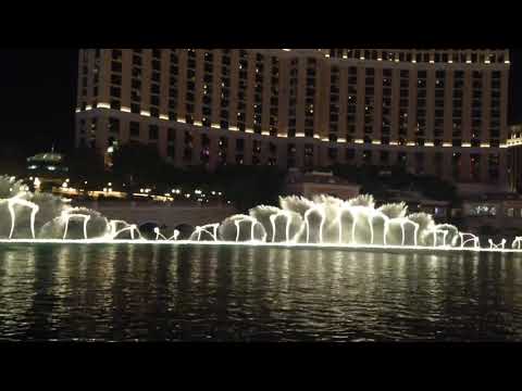 Bellagio Fountains in Vegas, free attraction daily