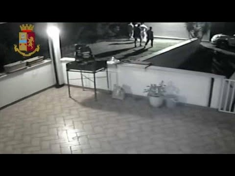 Британские подростки подверглись насилию в Италии